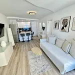 Amazing In Americas Apartman